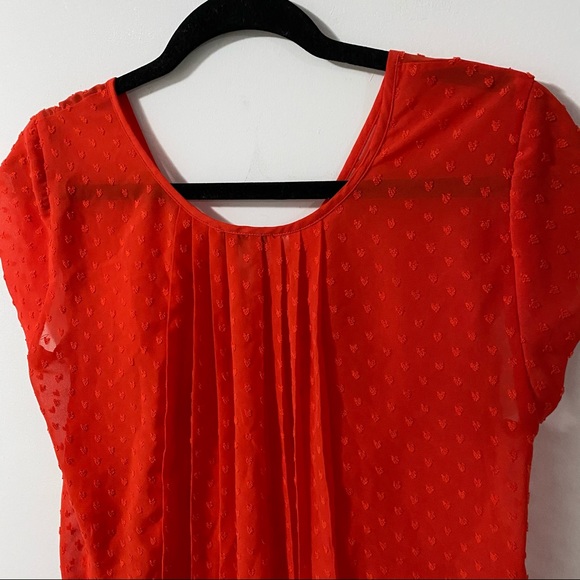 Smart Set Red Sheer Short Sleeve Blouse | Medium - Picture 7 of 9